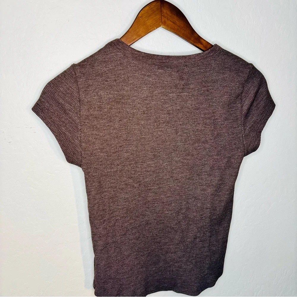 American Eagle Outfitters Brown Women's Short‎ Sleeve Tee - Brown Medium